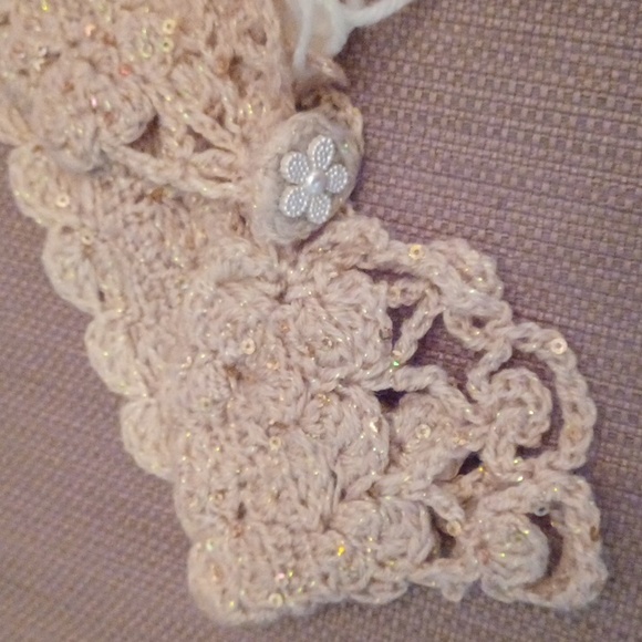 Handmade Victorian infant neck warmer and headband set Sparkly cream color - Picture 2 of 3